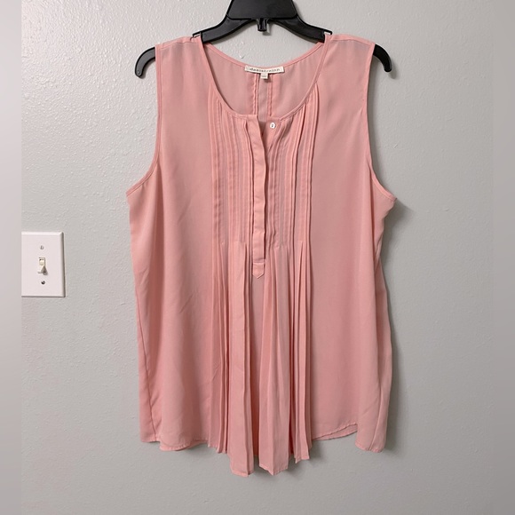 Pretty flowy top, Large - Picture 1 of 3